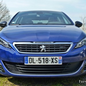 Photo face avant Peugeot 308 GT – 2.0 BlueHDi 180 EAT6 (Avril 20