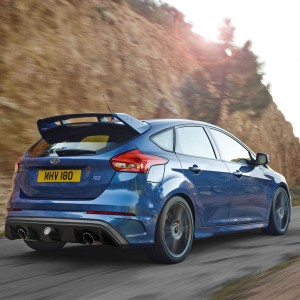 Photo 3/4 arrière dynamique nouvelle Ford Focus RS (2015)