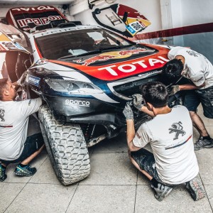 Photo officielle Peugeot 2008 DKR 2015 – Essais Silk Road Rally