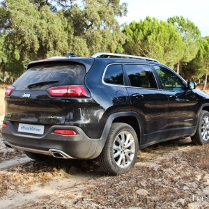 Photo 3/4 arrière Jeep Cherokee (2015)