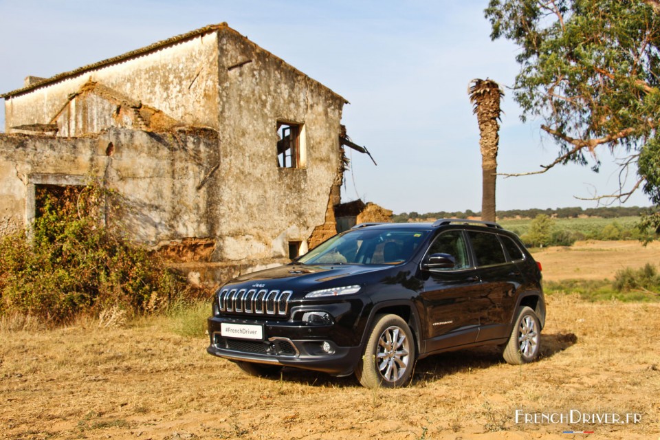 Photo 3/4 avant Jeep Cherokee (2015)