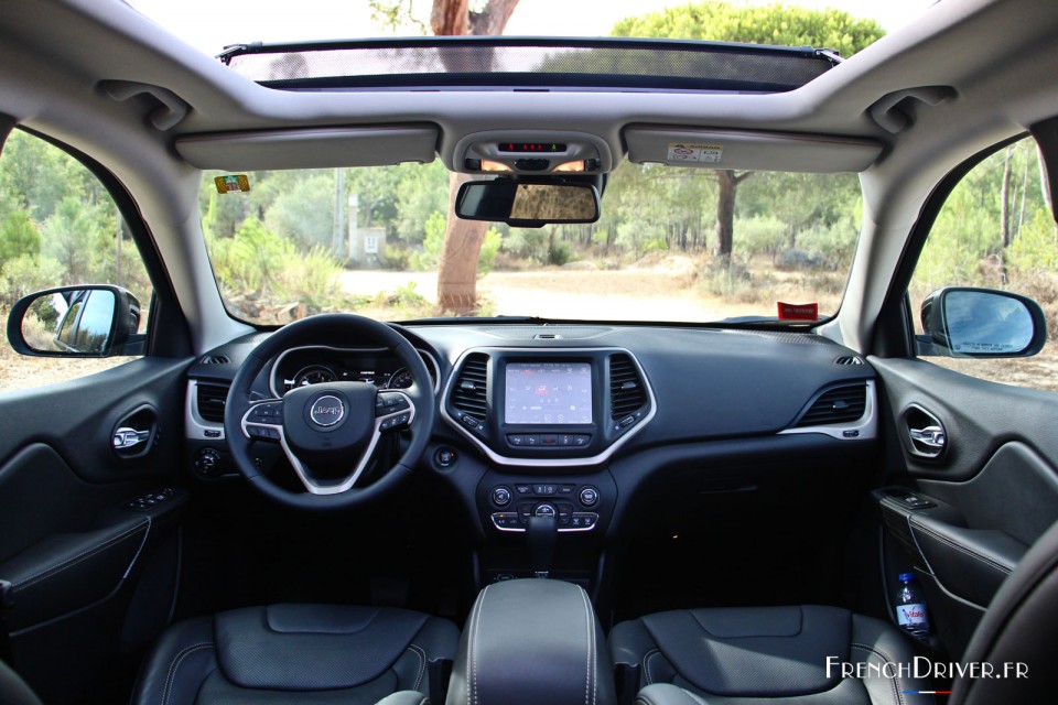 Photo intérieur Jeep Cherokee (2015)