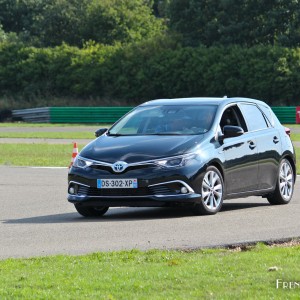 Photo Toyota Auris Hybride – Toyota Innove – Circuit de Dreux (2