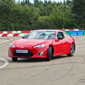 Photo Toyota GT86 – Toyota Innove – Circuit de Dreux (2015)