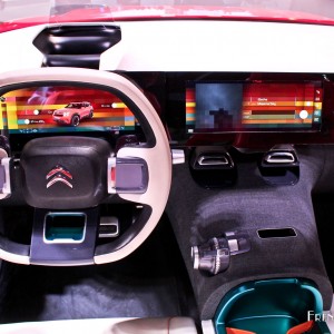 Photo tableau de bord Citroën Aircross Concept – Salon de Franc