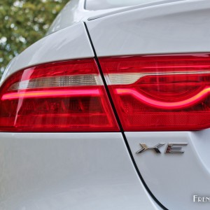 Photo feu arrière LED Jaguar XE R-Sport (2015) – 2.0l essence 2