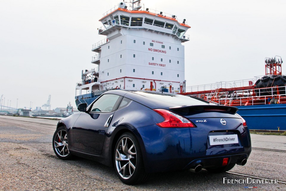 Photo 3/4 arrière Nissan 370Z - 3.7 l V6 328 ch (2015)