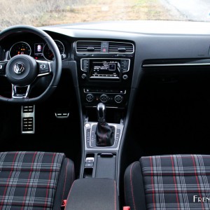 Photo intérieur Volkswagen Golf GTI 220 (2015)