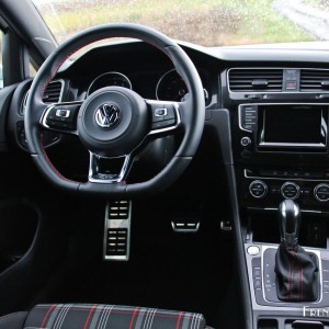 Photo cockpit Volkswagen Golf GTI 220 (2015)