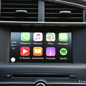 Photo Apple CarPlay écran tactile SMEG+ nouvelle DS4 restylée