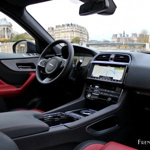 Photo intérieur Jaguar F-Pace (2016)