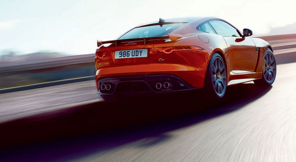 Photo officielle Jaguar F-Type SVR Coupé (2016)