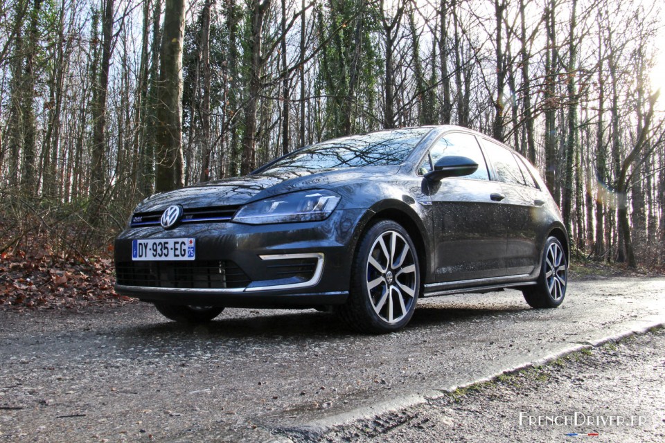 Photo 3/4 avant Volkswagen Golf GTE (2016)