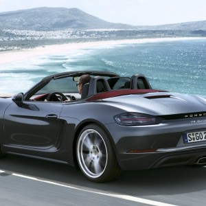 Photo officielle 3/4 arrière Porsche 718 Boxster (2016)