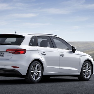 Photo 3/4 arrière nouvelle Audi A3 Sportback g-tron (2016)