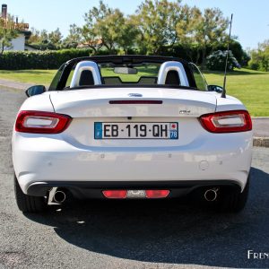 Photo face arrière Fiat 124 Spider (2016)