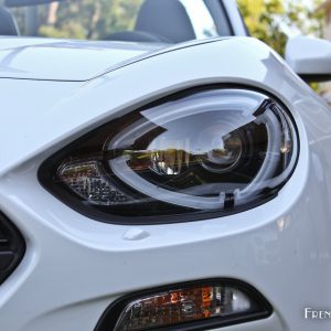 Photo phare avant LED Fiat 124 Spider (2016)