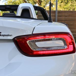 Photo feu arrière LED Fiat 124 Spider (2016)