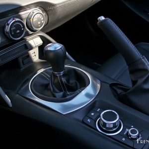 Photo console centrale Fiat 124 Spider (2016)