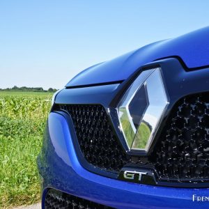 Photo calandre noire vernie Renault Mégane Estate GT (2016)