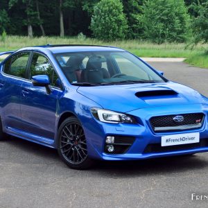 Photo 3/4 avant statique Subaru WRX STI (2016)