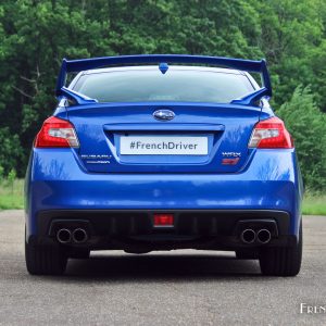 Photo face arrière Subaru WRX STI (2016)