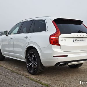 Photo 3/4 arrière Volvo XC90 R-Design T8 (2016)