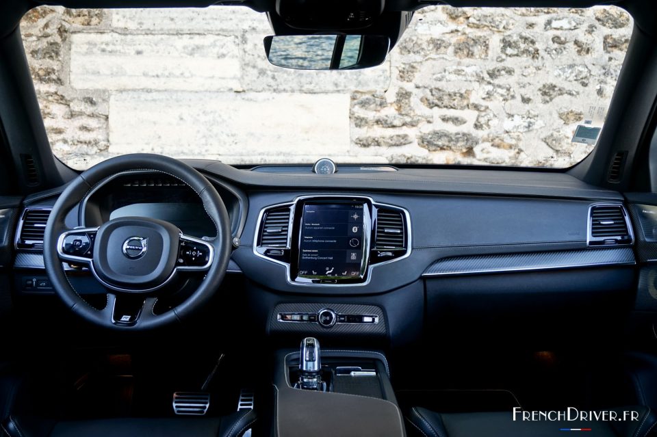 Photo tableau de bord Volvo XC90 R-Design T8 (2016)