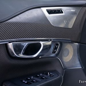 Photo détail panneau porte carbone Volvo XC90 R-Design T8 (2016