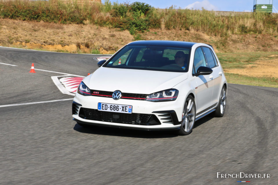 Photo essai Volkswagen Golf GTI Clubsport 2.0 TSI 265 (2016)