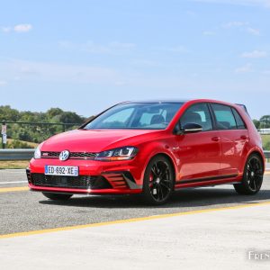 Photo 3/4 avant Volkswagen Golf GTI Clubsport 2.0 TSI 265 (2016)