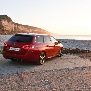 Photo 3/4 arrière Peugeot 308 SW GT BlueHDi 180 (2016)