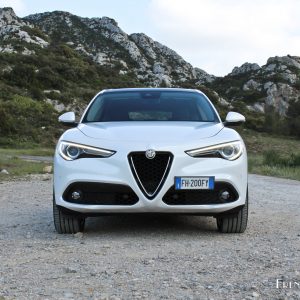 Photo face avant Alfa Romeo Stelvio (2017)