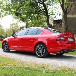 Photo 3/4 arrière Skoda Octavia RS (2017)