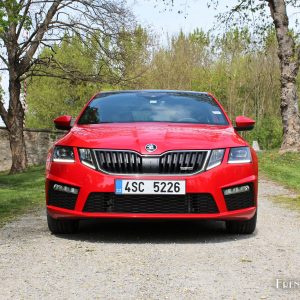 Photo face avant Skoda Octavia RS (2017)