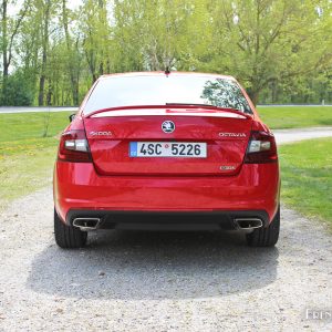 Photo face arrière Skoda Octavia RS (2017)