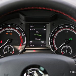 Photo combiné compteurs Skoda Octavia RS (2017)