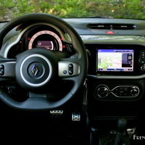 Photo volant cuir Renault Twingo GT (2017)