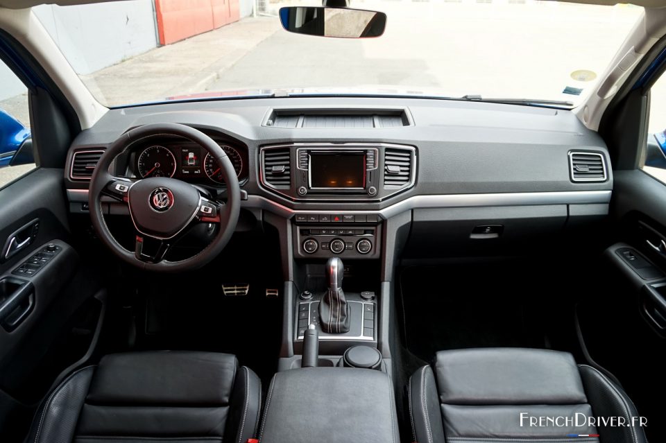 Photo intérieur cuir Volkswagen Amarok (2017)