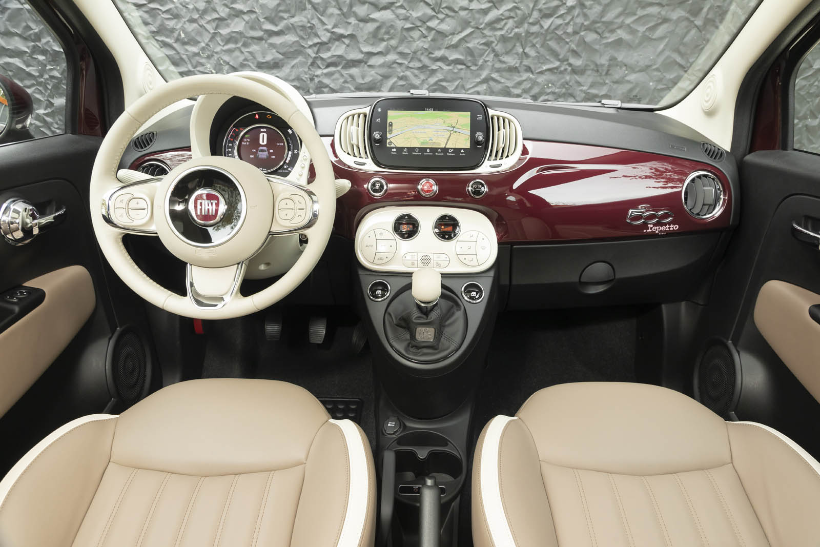 voiture télécommandée fiat 500 rose