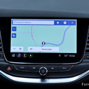 Photo navigation GPS écran tactile Opel Astra restylée (2019)