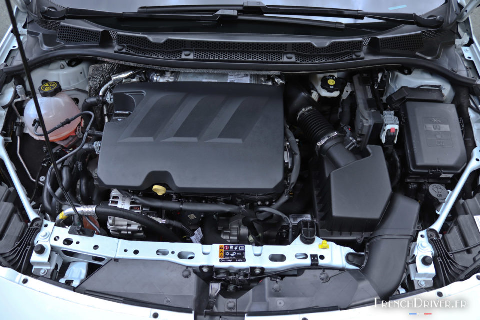 Photo moteur 1.5 Diesel 122 ch Opel Astra restylée (2019)