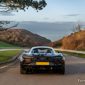 Photo face arrière McLaren Artura (2024)