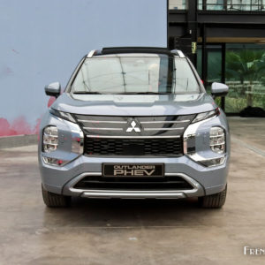 Photo face avant Mitsubishi Outlander IV (2024)